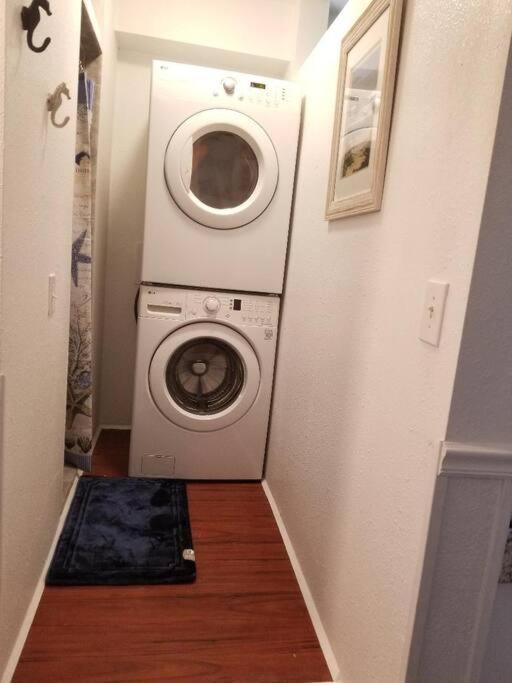 Ferienwohnung The Seahorse Apt - Lakeside And Close To The Beach Galveston Exterior foto