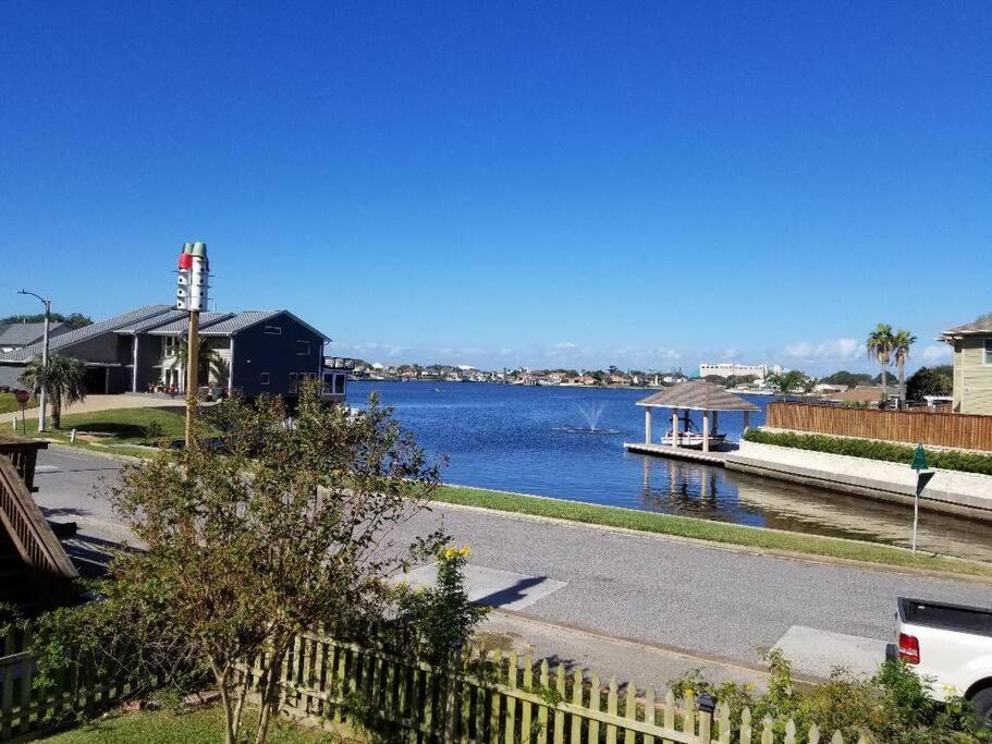 Ferienwohnung The Seahorse Apt - Lakeside And Close To The Beach Galveston Exterior foto